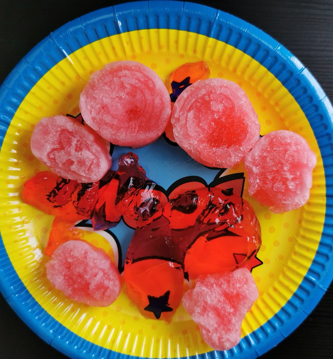 SammySmall's tweet photo. @FallingsParkPri We did ice eggs and egg shaped jelly. We couldn't get the jelly out of the mould without breaking it, so froze it and even though it had a different texture, it tasted nice. This got us thinking about freezing other liquids... Results to follow. 😁 #FPScienceWeek https://t.co/EyyGCQ8jX7