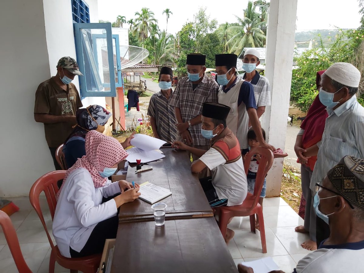 Veganettaputri_'s tweet photo. Desa Muara Kibul Kec.Tabir Barat sbg slh satu Desa yg telah membuktikan penyaluran Dana BLT Dana Desa tahap I di Kabupaten Merangin dgn jmlh penerima sbnyak 181KK dan akan sampai pada giliran desa kita..maka Bersabarlah
#BLTDanaDesa
#Desatanggapcovid
#TPPIMerangin
#TPPIJambi https://t.co/WD6NjthDvH
