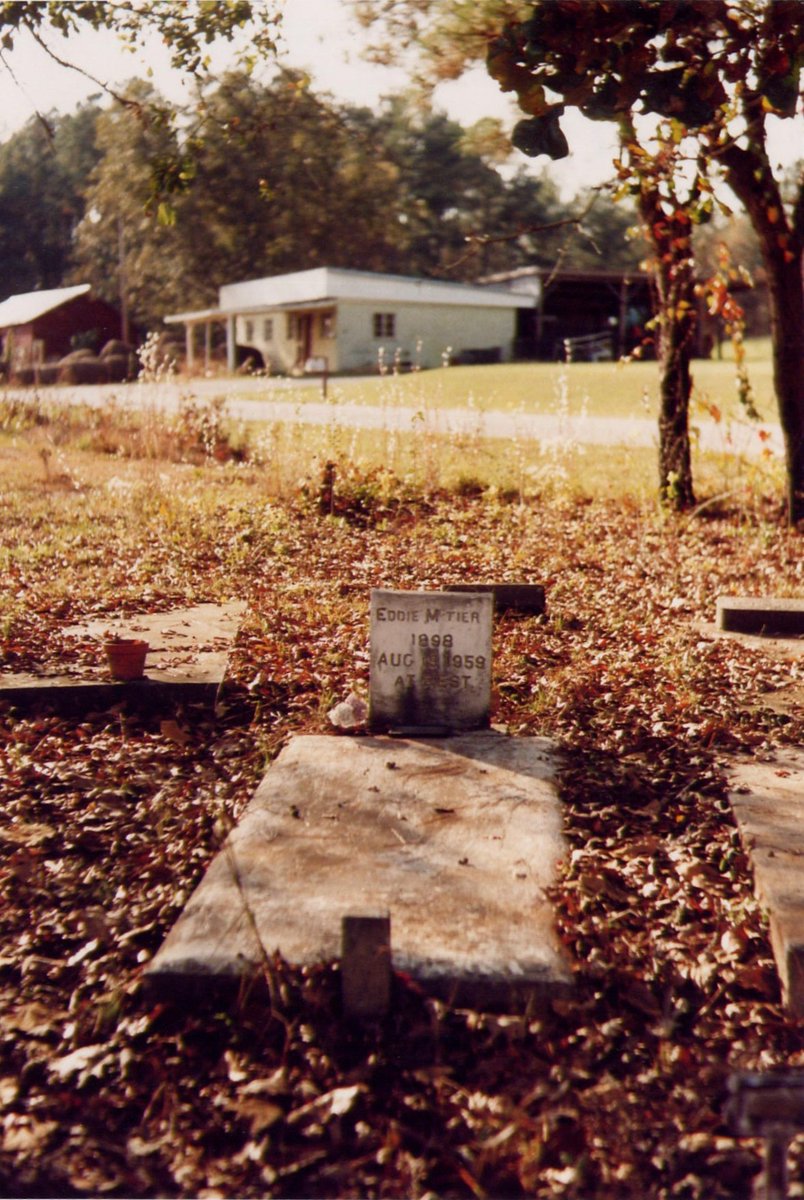 dylan_mostly's tweet image. Here's a pic I took of Blind Willie's original more humble gravestone before it was replaced by the more fancy new one.