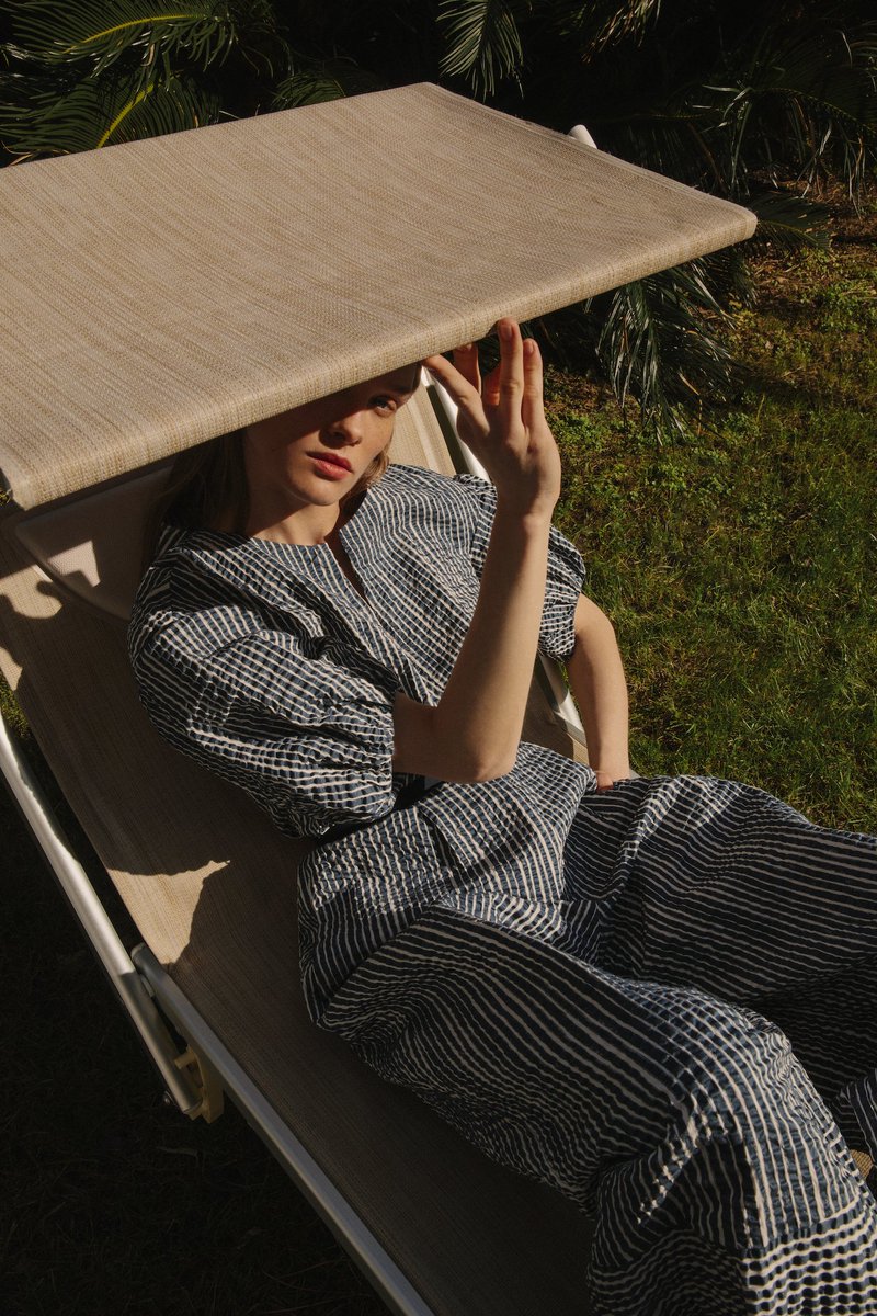 weekendmaxmara's tweet photo. It's all about volumes this summer. Make waves with gathered sleeves and a wide-leg-one-piece. #PoolsideSummer
https://t.co/E6RoQf8hbj
#WeekendMaxMaraSS20 https://t.co/5i6NjA0XKY