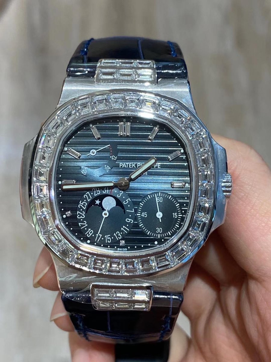WORLDTIMER_'s tweet photo. #PatekPhilippe [NEW] #Nautilus White Gold Diamonds 5724G-001 

Selling Price 售價: HK$1,450,000.

More: https://t.co/zacI3GEPIm

#patek #百達翡麗 #5724G #watchsale #watchlover #luxurywatch #swisswatches #腕時計 #menswatch #menswatches #wristwatch #timepiece #手錶 #ppwatch #watch https://t.co/AQqCPwfMDZ