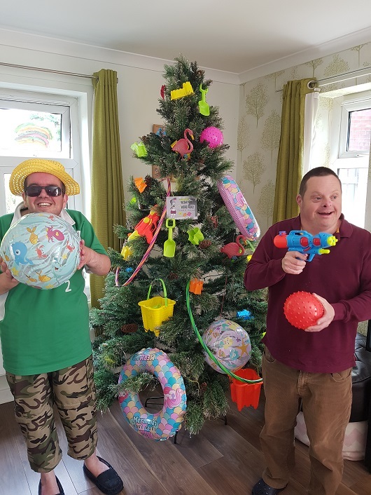 FDirectionsCIC's tweet photo. #BeCreative Following on from their Spring Tree, Patrick and Tony - the people we support in Altrincham - have gone one better with a Summer Tree. Easter bunnies and chicks were swapped for buckets, spades, swimming rings, water pistols, and beach balls. Ice Cream, anyone...? https://t.co/YtAjP6GLJB