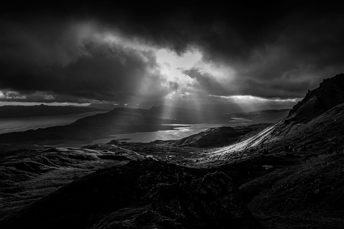 A magical moment on the Isle of Skye, brought to us with this incredible #Monochrome shot from Picfair photographer Stephen Ruffley.

Just... wow! 😍

See more epic black &amp; white photography on Stephen's Picfair Store: stephen-ruffley-photo.picfair.com

This image: picfair.com/pics/010589907…