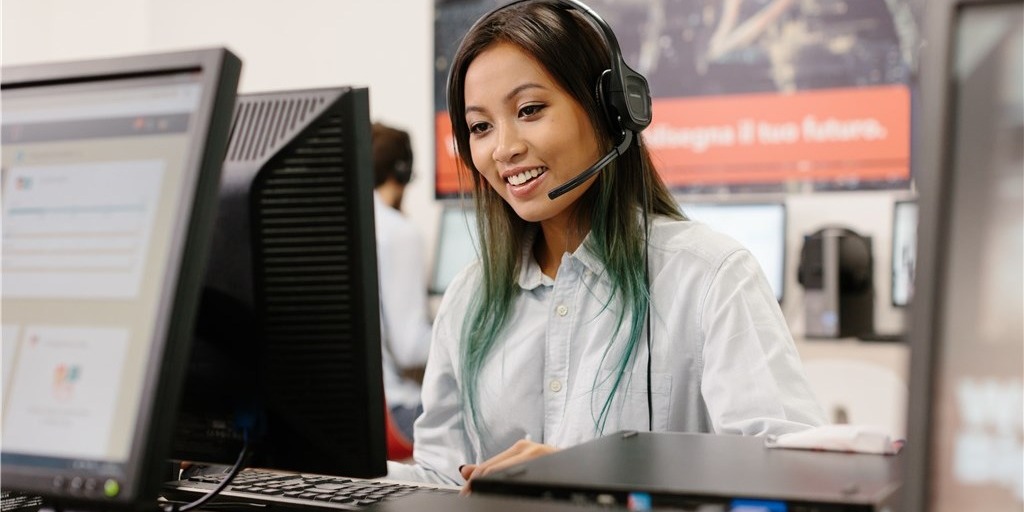 WSE_Global's tweet photo. Do classes in 'digital classrooms' make a difference to how our students learn? Find out here https://t.co/jabNmWPfcb #OnlineLearning #SayYesToLearningEnglish https://t.co/j0lya5Jg2I