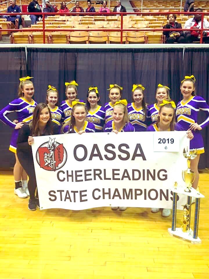 HolgateAthleti1's tweet photo. Holgate HS is looking for a varsity cheerleading coach for the upcoming 20-21 school year. Super kids! Great tradition! If interested, send response &amp; letter of interest to Ath. Dir. Rich Finley at... rfinley@holgateschools.org @NW_Signal @crescentsports @toledonews @TBT_Sports https://t.co/2kIlAGmrIQ