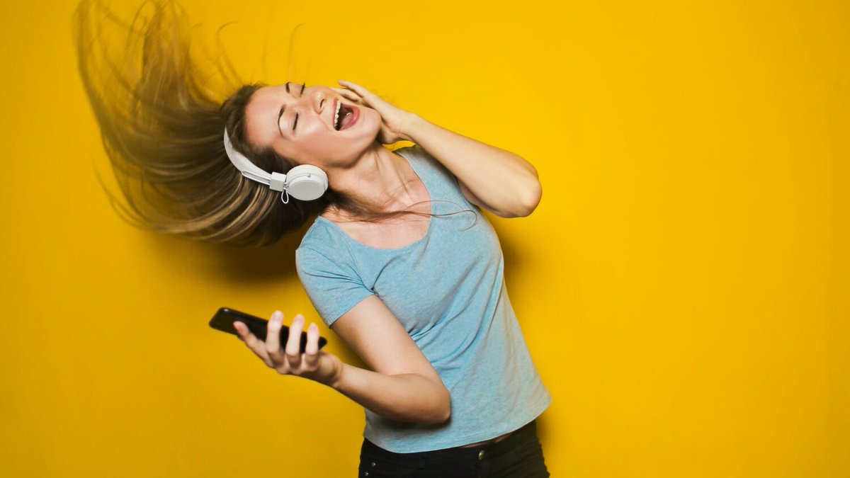 marchast's tweet image. “Het lijkt alsof een persoon zijn dansbewegingen een soort vingerafdruk zijn.&quot; Dat is de conclusie van dit Fins onderzoek. dansdocent.nu/dansnieuws/202… #Move2Create #danstherapie #dansenbewegingstherapie #dans #beweging #empathie #vertrouwen #zelfkennis #identiteit #empowerment