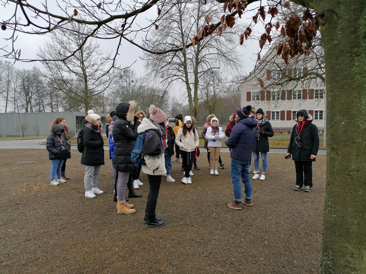 Istoreco's tweet photo. A febbraio, l'edizione 2020 dei
@ViaggiMemoria
ha portato gli studenti reggiani a Berlino. Proponiamo gli scatti delle visite ad alcuni dei luoghi più importanti dell'esperienza del Viaggio.Qui siamo al campo femminile di Ravensbrück. #vdm2020 #viaggiomemoriaistoreco https://t.co/Js3B1pm8sr