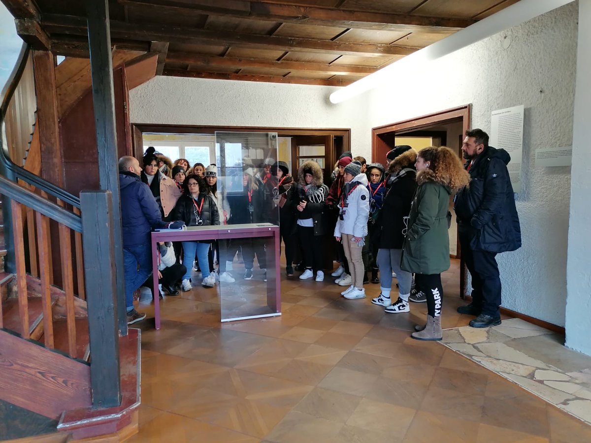 Istoreco's tweet photo. A febbraio, l'edizione 2020 dei
@ViaggiMemoria
ha portato gli studenti reggiani a Berlino. Proponiamo gli scatti delle visite ad alcuni dei luoghi più importanti dell'esperienza del Viaggio.Qui siamo al campo femminile di Ravensbrück. #vdm2020 #viaggiomemoriaistoreco https://t.co/Js3B1pm8sr