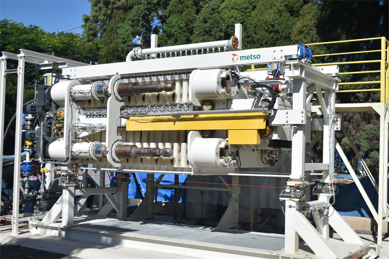 im_mining's tweet photo. Metso has started full-scale testing of its VPX filter for tailings dewatering in Brazil, with eight tailings tests lined up with companies that process iron ore, copper and gold | https://t.co/dJgx3T42cW @metsogroup #drystacking #tailingsmanagement #VPX #mineralprocessing https://t.co/C360cm0zTJ