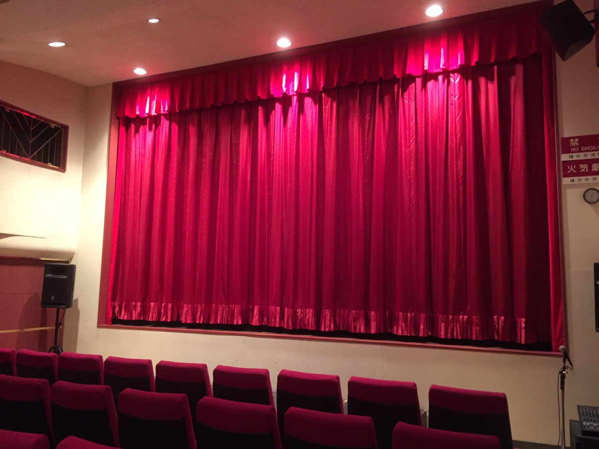 横浜シネマ ジャック ベティ V Twitter 再開延期により 残念ながらお披露目も伸びてしまいましたが 今回の休館中に 昨年の漏水で傷んだベティのカーテンを新調しました 無事保険が下りたので シートや内装に合わせた色にして ぐっと雰囲気が変わっていい感じ