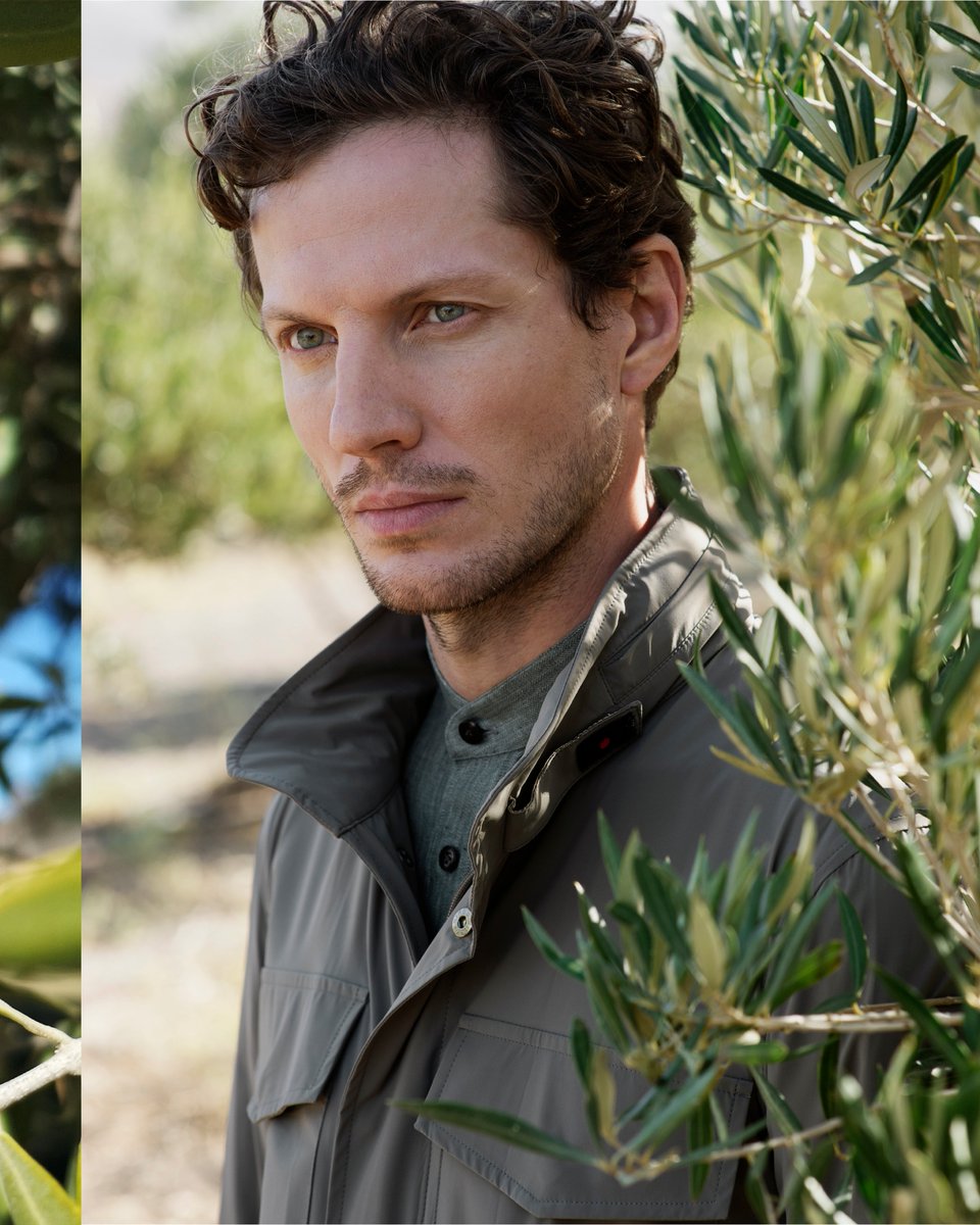 Green tones and fine fabrics define a part of our Spring Summer collection #naturals. From OGER Napoli’s cotton shirts, suitable for the sunny days, to Kireds light and practical jackets for a chilly afternoon. There’s a green for everyone.