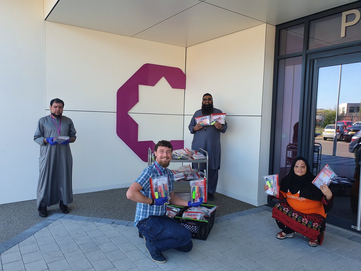 youthactionuk's tweet photo. 100 stationary kits donated by @tauheedulboys for our #CreativeBox project supporting local Children In Need #ThankYou @StarAcademies https://t.co/zM6nZXuWER