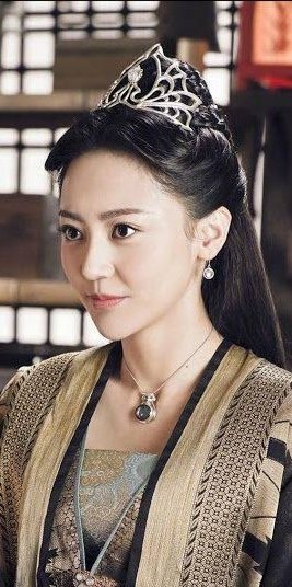 zluvsxjq's tweet photo. For a moment i thought she's the one from #TOMPB the first time i saw shaking but nopeππ
They can pass as sisters. #shakingchloe & #maggiehuang
Are they related? π€π https://t.co/jEZ0juwtYC