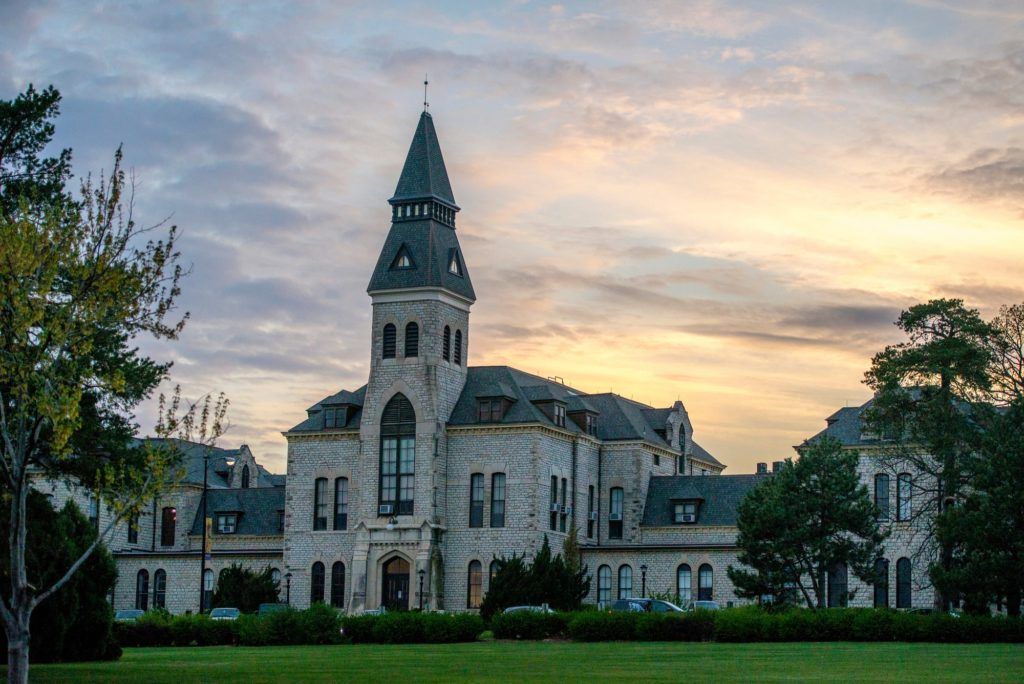 kstatecollegian's tweet photo. K-State rolls out multiphase plan for ‘reawakening’ the university https://t.co/TTdUDycbaL #covid19 #fallsemester #kstate #reawakeningplan https://t.co/zrloWATROp
