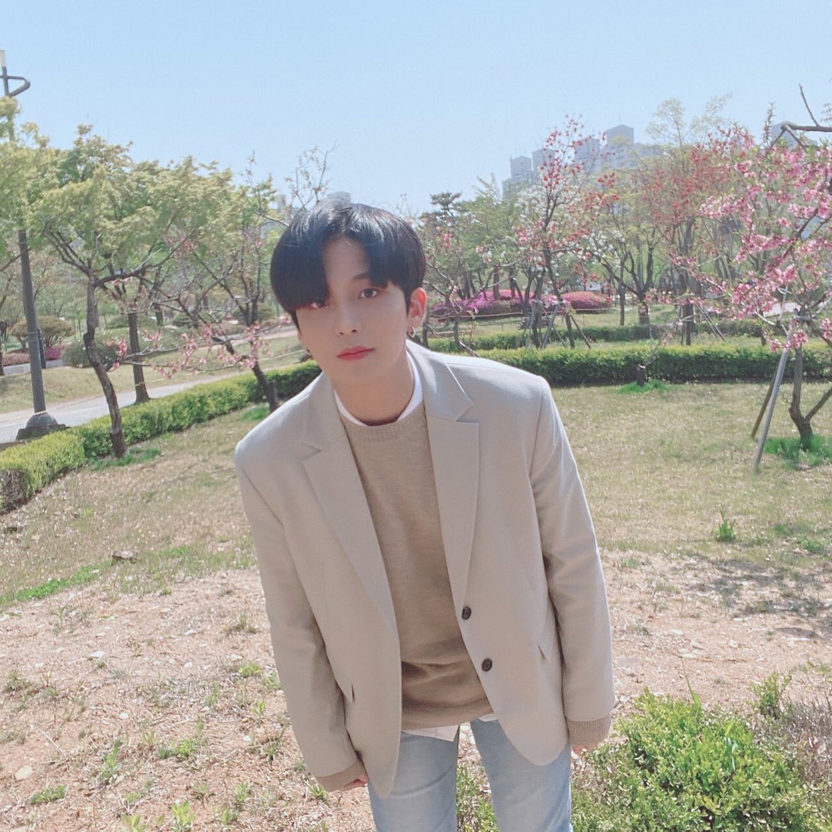 ATEEZofficial's tweet photo. [#종호] 오늘만을 기다려온 사진 투척😚 에이티니 쭁ST 잘 듣고 계시나요??☺
#ATEEZ #에이티즈 https://t.co/LVlfelAkXO