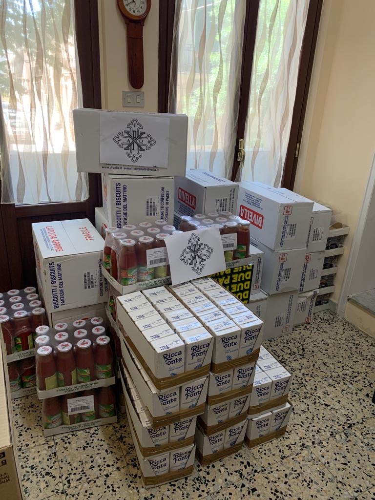 SMOCSGcalabria's tweet image. Reggio Calabria. Donazione presso la parrocchia di Maria SS. della Candelora per gli indigenti del territorio. #constantinianorder #ordinecostantinianodisangiorgio #ordinecostantiniano #smocsg #charity #reggiocalabria #calabria #regnodelleduesicilie