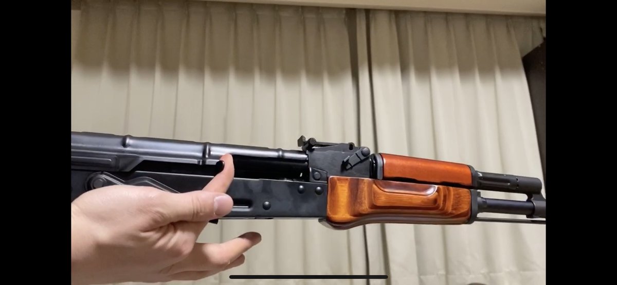 50AE_127's tweet photo. GHK AKのボルトどこまで後退する問題
1枚目:箱出し
2枚目:フルストローク（フルトラベルキット）
3枚目:フルストローク+ラピッドファイアバッファ組込

#GHK #AK #ガスガン https://t.co/NYsxE4ruoE