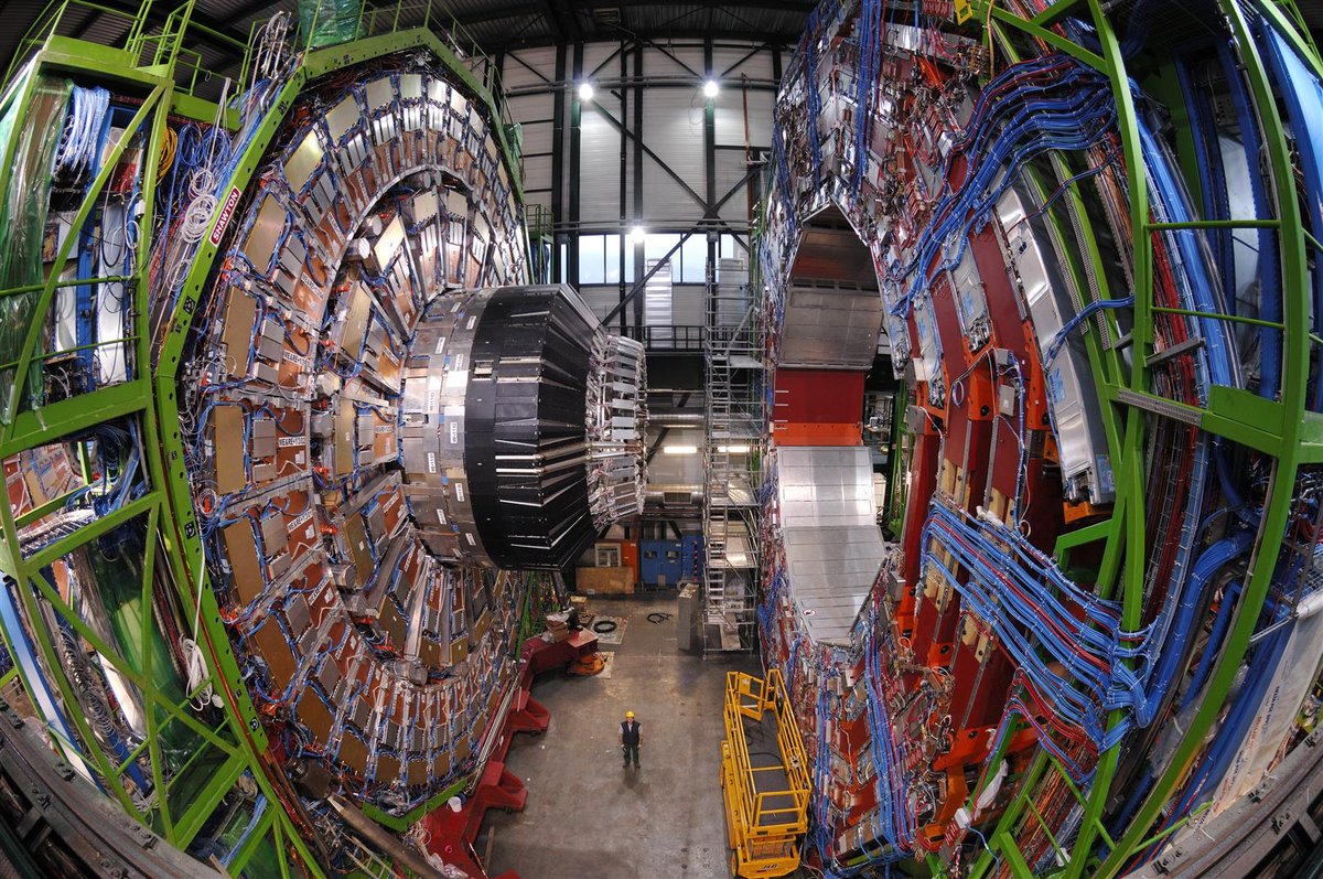 PurduePhysAstro's tweet photo. A team of @LifeAtPurdue scientists will play a key role in CMS detector upgrades — continuing the university’s decades-long legacy with the historic experiments at @CERN . https://t.co/PzqL9h5QG8 #TheNextGiantLeap #HumansForScale https://t.co/AE1rqGRNKX