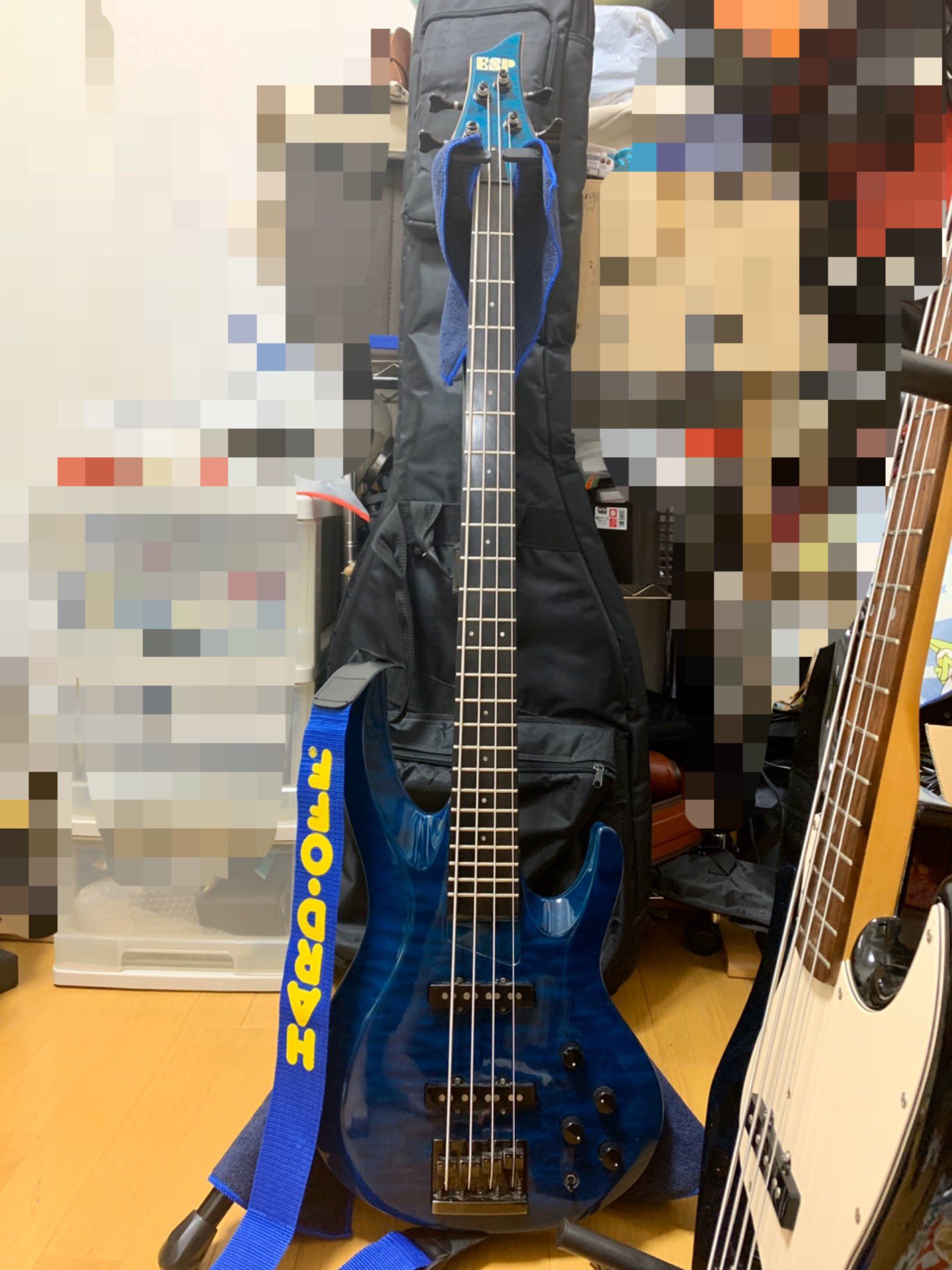 110strings On Twitter New My Gear Esp Bottomline Ctm 3年前から欲しかったベースをようやく手に入れた 傷もまあまああるしサイドポジション居なくなってたりするけどまあ綺麗だし何よりすごく弾きやすい やっと買えたよ Esp Mynewgear ベース Https