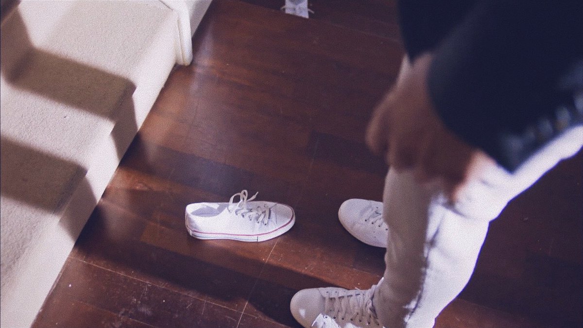 yaseldem's tweet photo. never realized they were basically wearing the same thing before having even met. the two of them are strikingly different people but they’ve always been colored by the same brush. i love and miss their chaotic harmony..🤍

      #SelDem • #HerYerdeSen https://t.co/kKAXZ0I1pJ