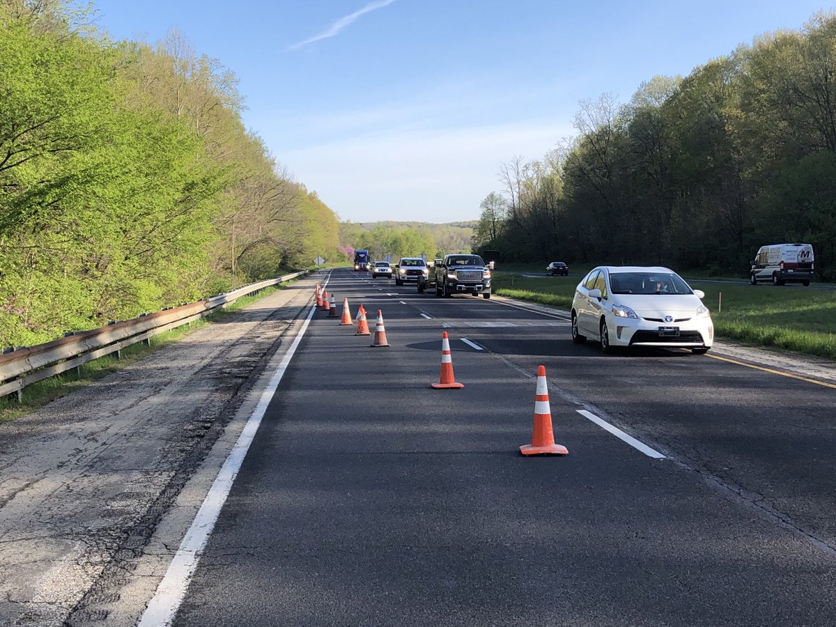 ISPPeru's tweet photo. Give our ⁦@INDOT⁩ workers and highway work crews a brake. ⁦@IndStatePolice⁩ troopers will be patrolling work zones to keep Hoosier workers and drivers safe.  Remember traffic fines are often increased for violations in work zones. https://t.co/Dzn88loHp9