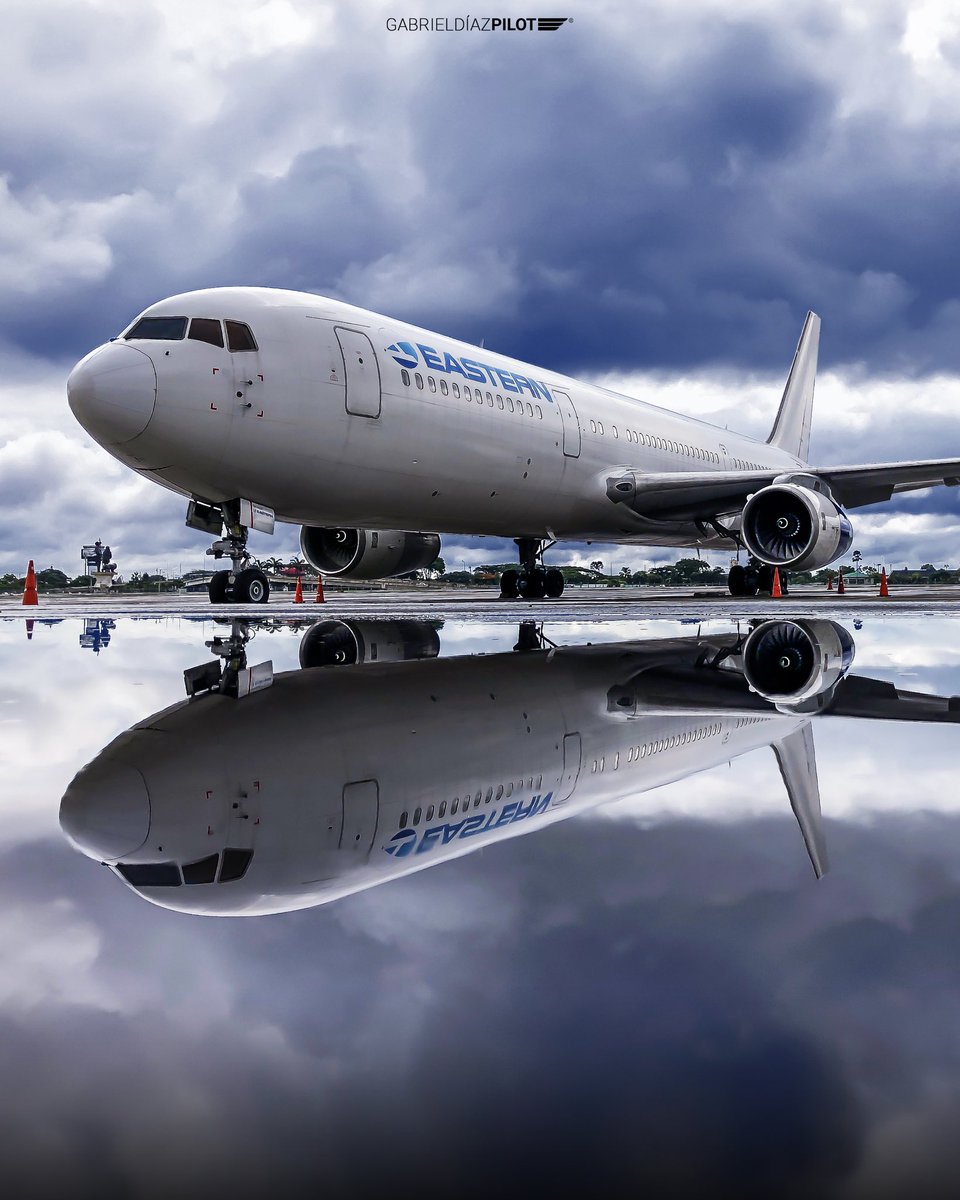 GabrielSD97's tweet photo. After the storm the reflection appeared!
•••
✈️ Aeronave: Boeing 767-300 (N705KW)
🌐 Operador: @goeasternair 
📍 Localización: @GYE_AAG 
📅 Fecha: 09/02/2020
@avgeekofficial @DGAC_Ecuador @EcuAvPhoto @n_larenas 
#Guayaquil #staysafe #photography https://t.co/X3ESMIBVpk