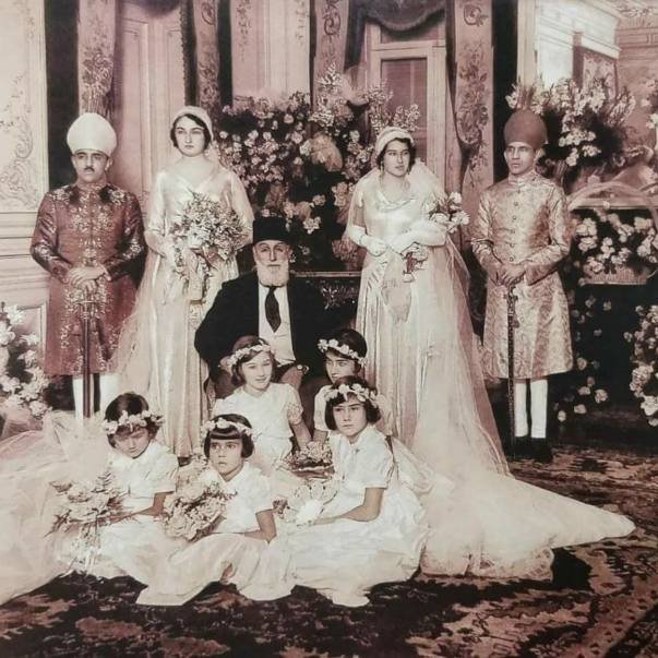 MohdMuzzammilK's tweet photo. HerHighness Princess #Durrushehvar
The #Ottoman dynast heir who brought style &amp; reforms in #Hyderabad #Nizam 
#Education #healthcare 
Jab woh paan khaati thi-toh halak se jata hua dikhta tha(When she swallowed a paan,you could see it going down her throat)
https://t.co/WlSs4zowPc https://t.co/krNkoII18e