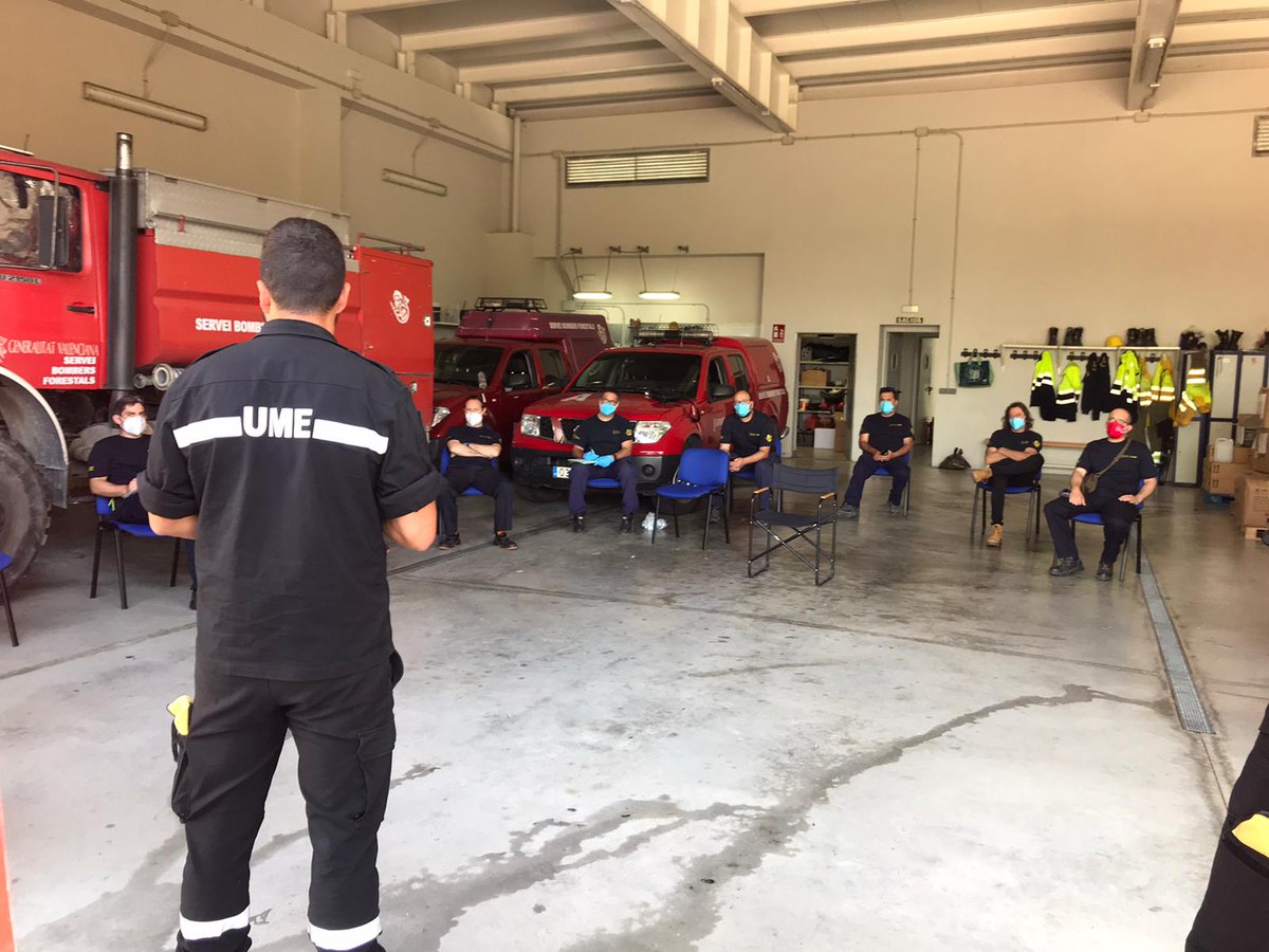 UMEgob's tweet photo. Es un privilegio compartir con profesionales como vosotros la lucha contra los incendios forestales #IIFF y ahora la lucha frente al #COVID2019

@GVA112 #BombersForestalsGV https://t.co/c2FBjB0Tbf