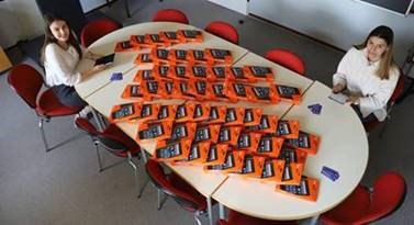 AmazonNewsDE's tweet photo. Viele Menschen können ihre Angehörigen in Wohn- &amp; Pflegeheimen aktuell nicht besuchen. Wir freuen uns, die @diakonie Hephata mit 300 #AmazonFireTablets zu unterstützen – damit sich die Bewohner virtuell mit ihren Liebsten verbinden können. https://t.co/2cR24rWKAO  #wirgegencorona https://t.co/Xcqx3wfo3b