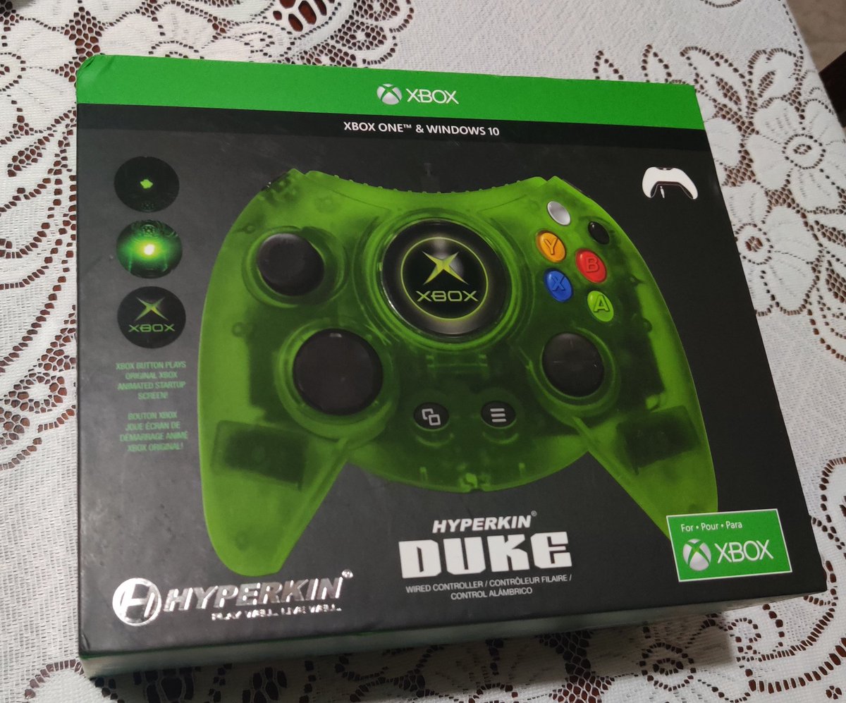 giopa_34's tweet photo. Very happy with my "new" Duke Controller ... thanks @XboxP3 @aarongreenberg @SeamusBlackley  #Xbox #OriginalXbox #Hyperkin #DukeController https://t.co/bIsMSEkGST