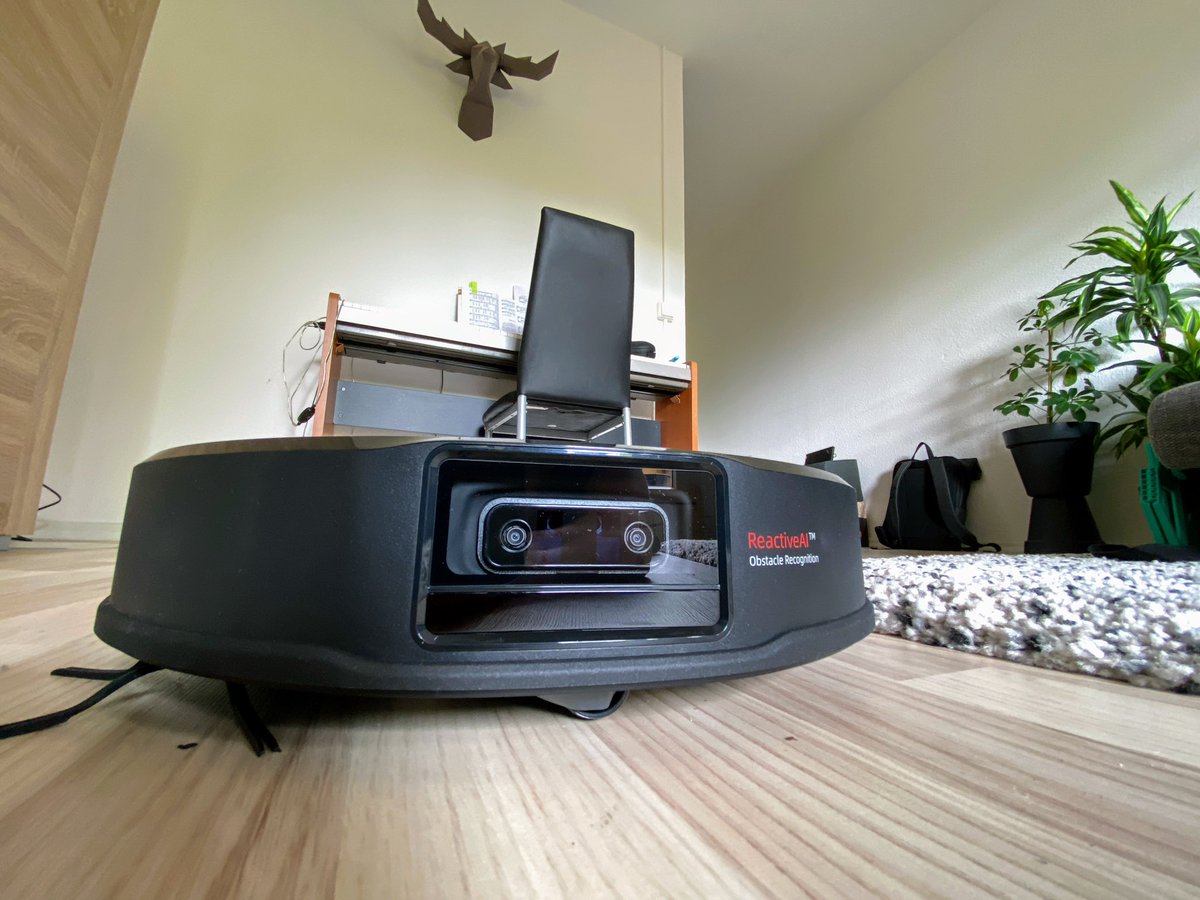 dshonas's tweet image. Schau mir in die Augen, Kleines! In den nächsten Wochen teste ich für @Netzpiloten den neuen #RoborockS6MaxV mit Stereokamera und objekterkennender #ReactiveAI. @RatgeBerti hat hier schon mal die Fakten verfasst: netzpiloten.de/roborock-s6-ma…