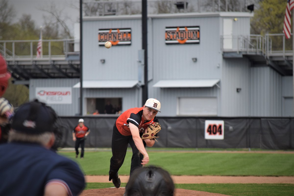 Hayes_bsbl's tweet photo. Senior Spotlight #6

#11 Jacob Molina  
@molinaja35 
 
-2 year Varsity Letter winner
-2B,P
-2019 Special Mention ALL-OCC

Favorite baseball memory: Becoming close with all of my teammates and coaches 

Advice: Don't take your time on the field for granted

Thank You Jacob! #RTH https://t.co/YVbMS0Rwzc
