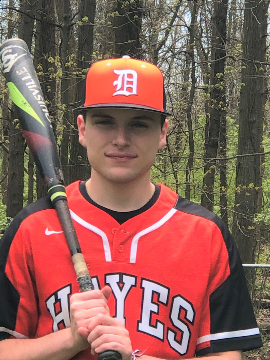 Hayes_bsbl's tweet photo. Senior Spotlight #6

#11 Jacob Molina  
@molinaja35 
 
-2 year Varsity Letter winner
-2B,P
-2019 Special Mention ALL-OCC

Favorite baseball memory: Becoming close with all of my teammates and coaches 

Advice: Don't take your time on the field for granted

Thank You Jacob! #RTH https://t.co/YVbMS0Rwzc