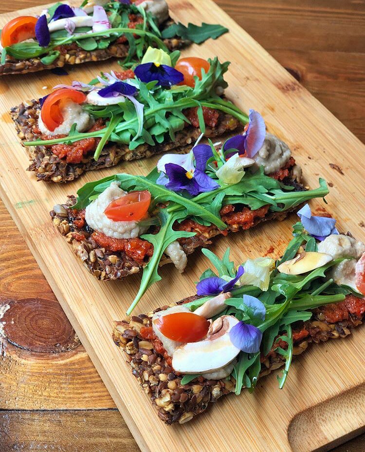 La_Bru_Ma's tweet photo. Superchulo es un Restaurante situado en el barrio de Malasaña. Un lugar con un toque vintage en el que sirven platos elaborados con productos ecológicos. Además, cuenta con productos sin gluten.
📸: @Fithappysisters
#Madrid #glutenfree #superchulo https://t.co/zSxoVk35Uh