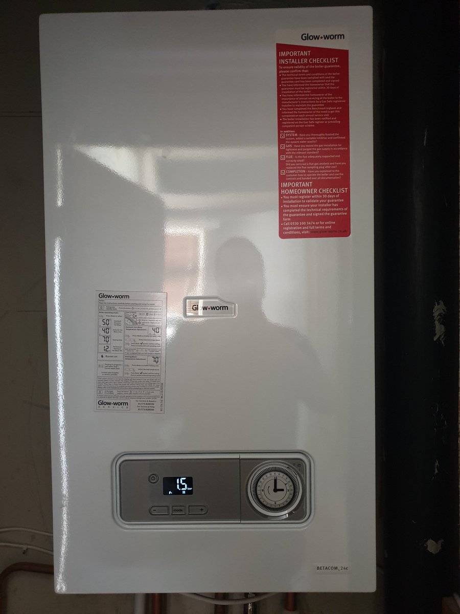 r_colby_85's tweet photo. New @glow_wormclub in today. Replaced ravenheat that was too expensive to repair for the age. Landlord happy. Looks a great boiler with 5 year warranty and not a bad price. @S1Whysall @FrontlinePlumb1 @HarrisonHeating @AndrewGoldson1 @alicewool @SteveWatts_GW https://t.co/pUlu0C5NI6