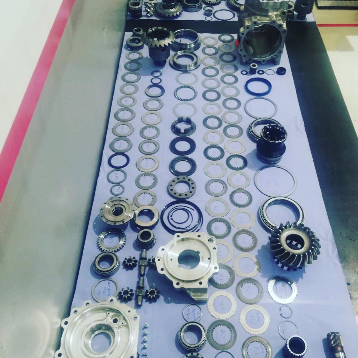 KRS_Shocks's tweet photo. Revisión Caja y diff. 3MO Citroen DS3 R5... !!Vaya puzzle 😏😏!! https://t.co/bUnXkfmxEr