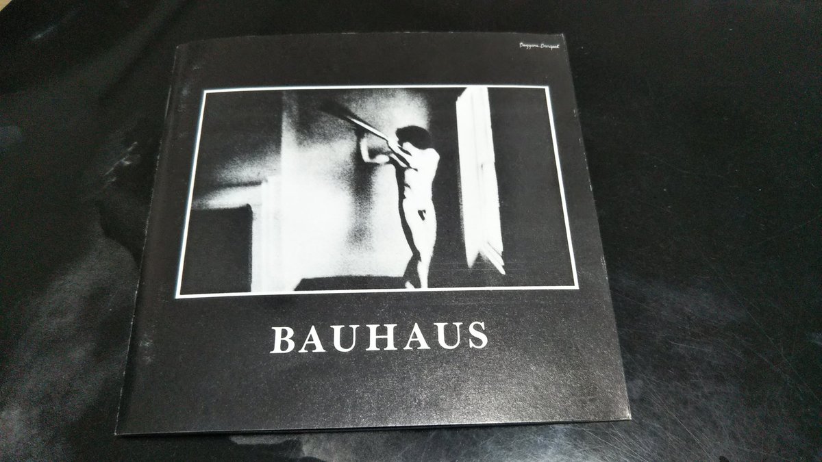 9wWk2AlCUHVgvRL's tweet photo. #KevinHaskins 、#DavidJay、#PeterMurphy、#DanielAsh 前から思っていたことだけど、#BAUHAUS ってメンバーの名前がみんなカッコいい‼️声に出してみると響きがとっても素敵😆 https://t.co/528pA494YV
