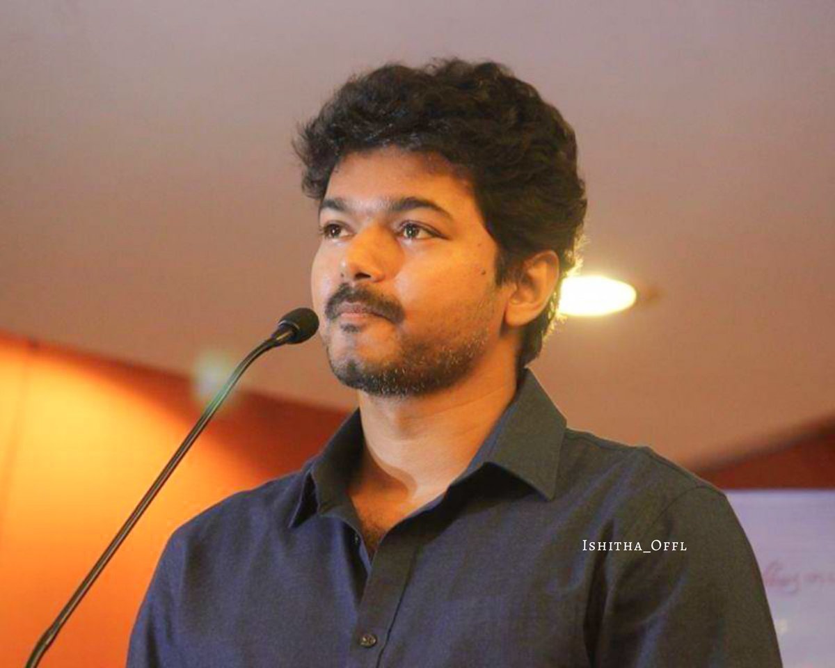 Ishitha_Offl's tweet photo. Throwback Thalapathy @actorvijay at #Jilla audio launch 😍❤️
#Master https://t.co/BaXCM3I97L