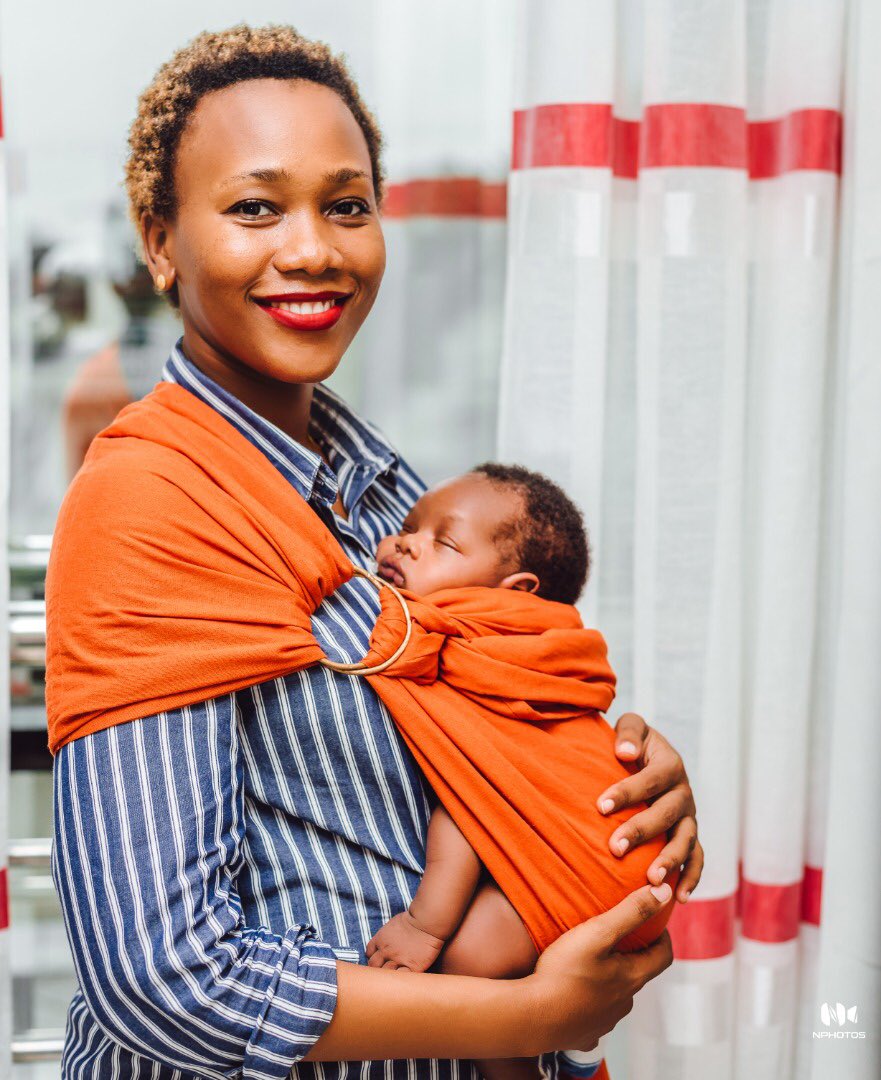 janeritte_'s tweet photo. Today Our Day is about Mama Jamie ♥️

Mbeleko zetu za Pete 35,000/=

Text us on WhatsApp: 0766727272

#RitteSling♥️ 
#Kitchenplus♥️
#Nipedili 
#TwitterGulio https://t.co/03vJ8Ic4WC