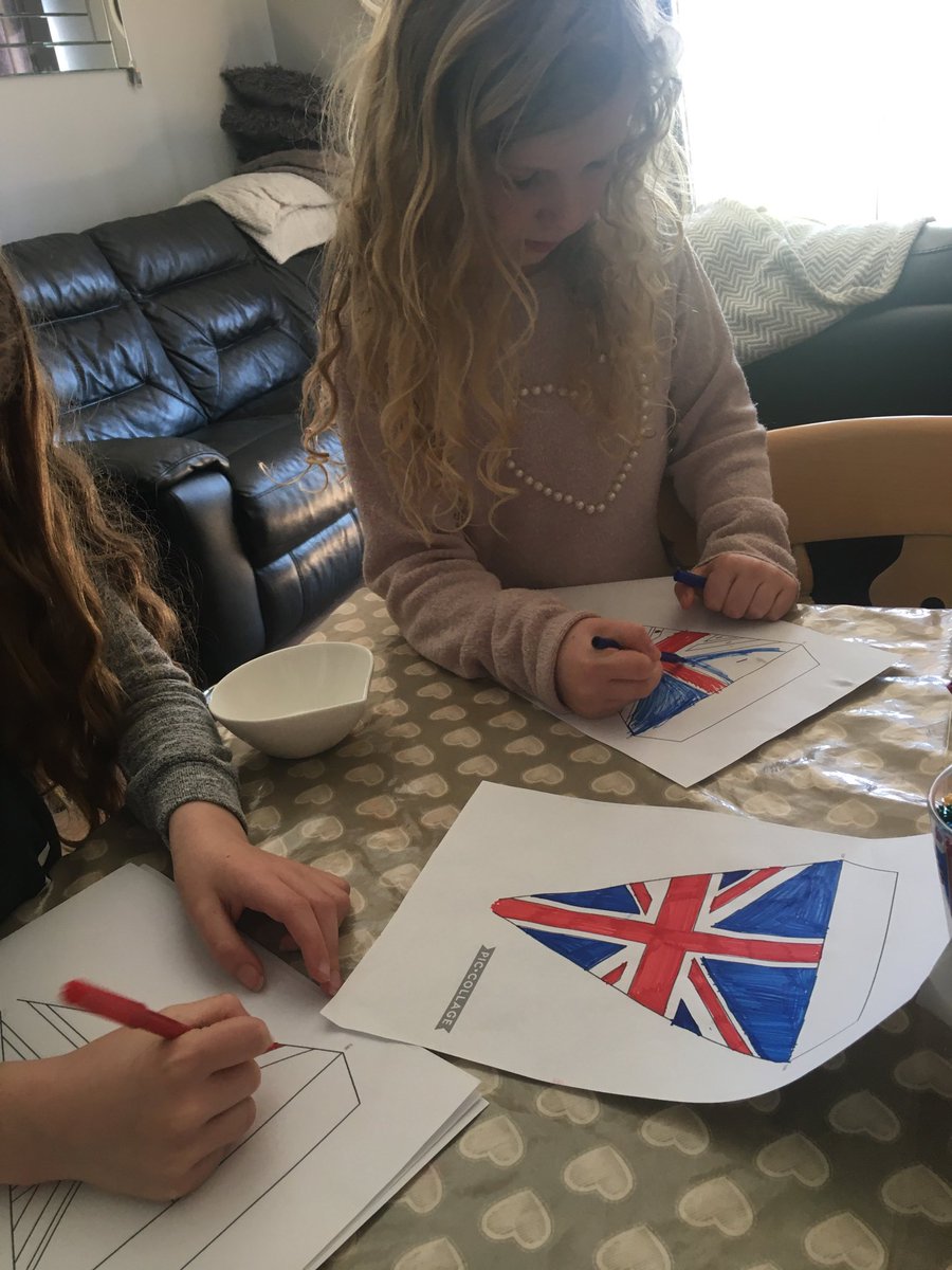 adeleS79312879's tweet image. Practicing times tables and making VE Day bunting 🇬🇧🇬🇧 ⁦@Burnopfield_sch⁩