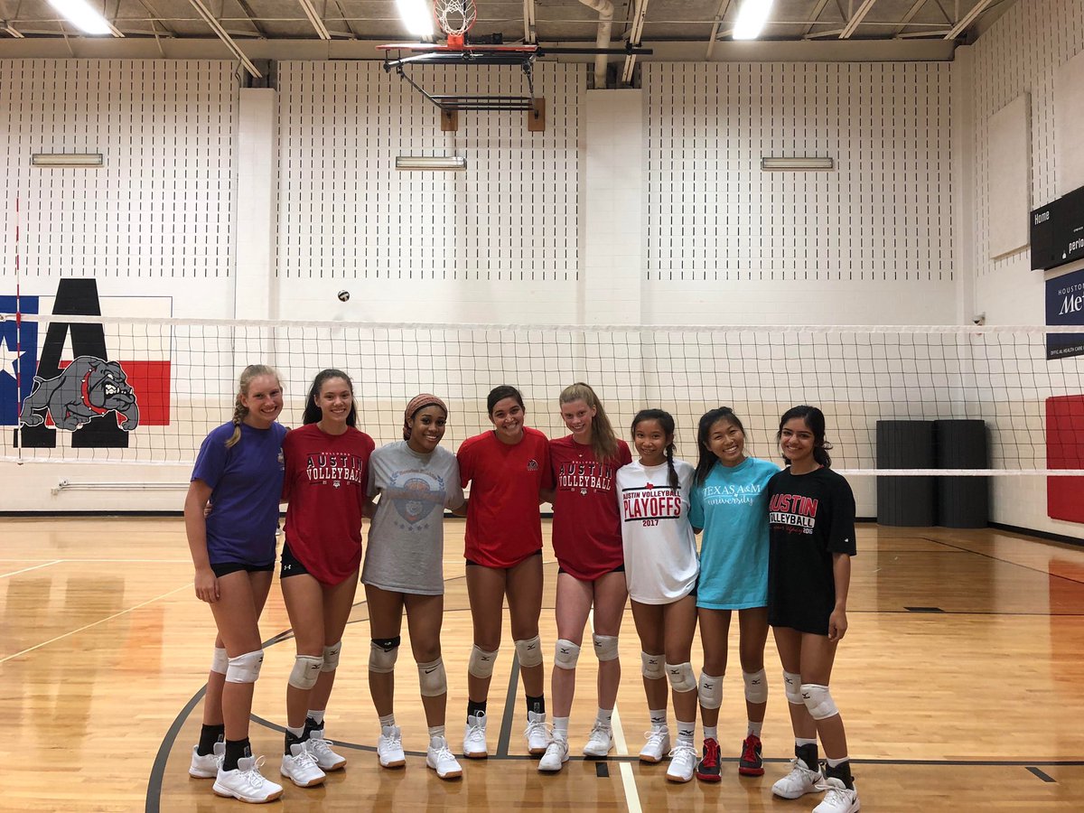 “The quality of a person’s life is in direct proportion to their commitment to excellence, regardless of their chosen field of endeavor” - Vince Lombardi 
To a group who knows what commitment is ❤️🖤🏐🖤❤️