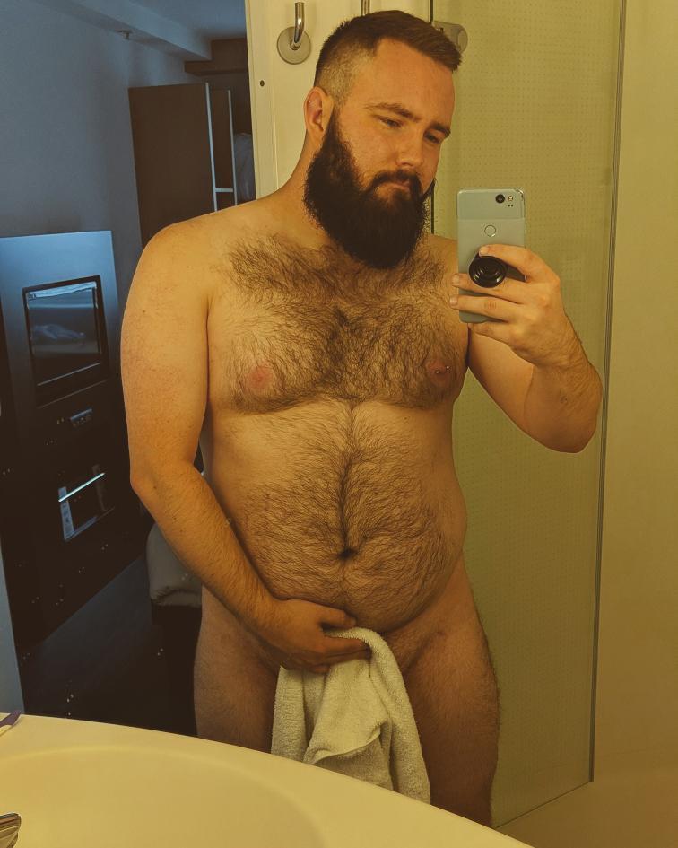 fozzTM's tweet photo. rip the towel off with your teeth. https://t.co/vwyOap6Bc8