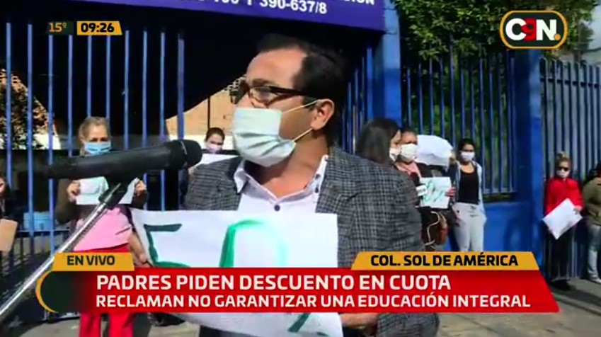 C9NParaguay's tweet photo. 🔴 #ENVIVO | Padres de alumnos del Colegio Sol de América piden descuento en cuota.

Reclaman no recibir una educación integral: "Los profesores no trabajan si se usa la plataforma del MEC"

📺 #C9NMatutino 
🔗 https://t.co/ZjsduBNmVk https://t.co/C8MQe0EQhR