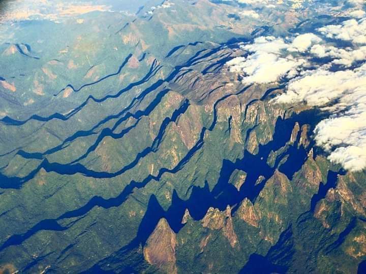 RjTeresopolis's tweet photo. Foto: Izar Aximoff

Serra dos Órgãos - Brasil https://t.co/9eT3kNayBI