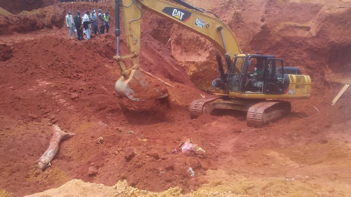 MKarneh's tweet photo. Two persons have died and two other sustained major injuries after a mudslide at a gold mine in Bangorma, Tewor District Grand Cape Mount County. https://t.co/0o6AFMn6z6