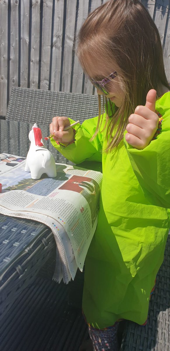 Steven_James's tweet photo. @RhiwbeinaPrm Thumbs up from Lily James (R3) for being able to paint in the sunshine! https://t.co/NHkWOfvg1u