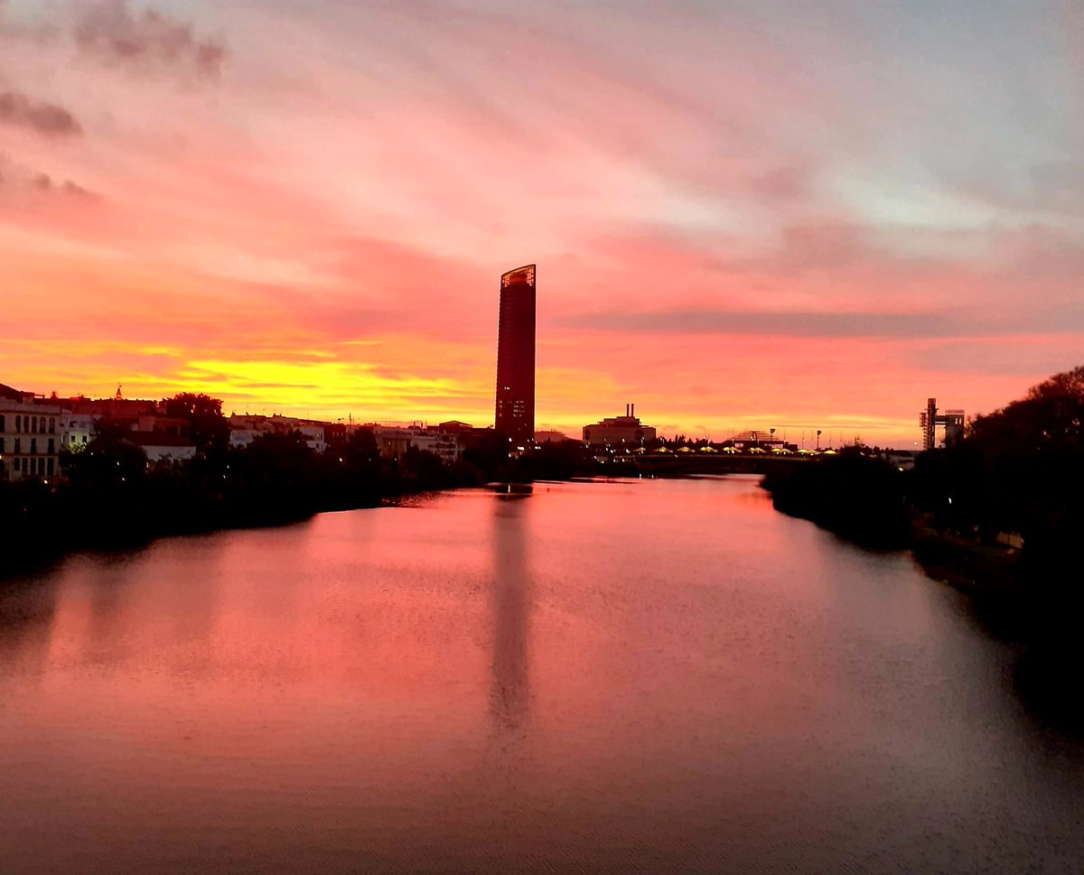 ComeToSevilla's tweet photo. HOPE. ESPERANZA. https://t.co/guPUzjNPED