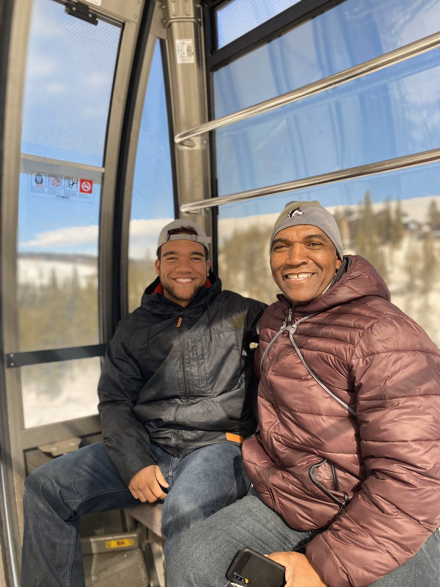 Jensenfeggins3's tweet photo. Big birthday S/O to my dad and coach @CoachFeggins !! Love ya ✊🏽 https://t.co/g3U9IcOIeX
