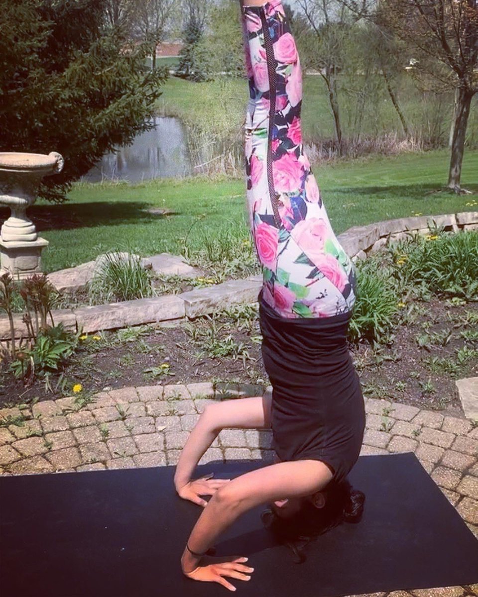 Energy_Leaders's tweet photo. 🥁🥁🥁 And the winner of the #yogaforcleanenergychallenge is @RoziKanch! Thanks to all who participated in last weekend’s #yogaforcleanenergy event. We loved seeing all of you! And thanks to @yogo mat for making an awesome, eco-friendly mat we can get excited about! https://t.co/br8cRMU4rE