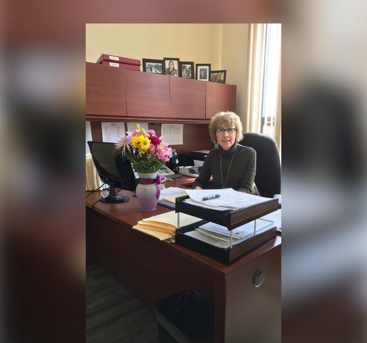 PMANL709's tweet photo. Meet the lovely Daphne Earle! Daphne is Town Clerk in the Town of Springdale with 32 years of service! Thank you for your dedication to municipal government. Amazing. @springdalebound
#MunicipalClerksWeek2020 #ThankYou #ProfessionalAdministrator #32Years https://t.co/zedNl0LUDG